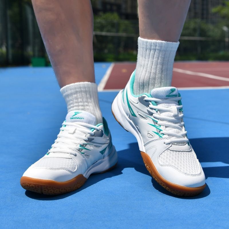 定番ブランドの卓球シューズ、メッシュ素材で通気性のある屋内コ - Badminton Shoes Men のレビューと価格